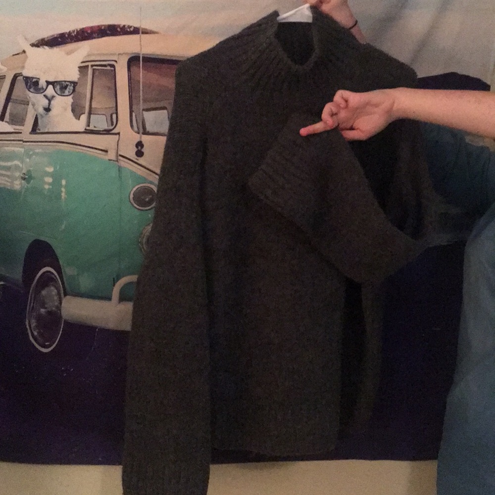 High neck gray sweater